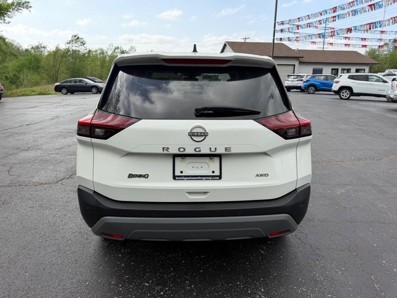 Nissan Rogue Vehicle Image 04