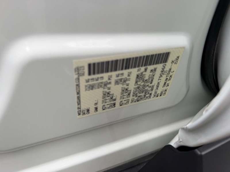 Nissan Rogue Vehicle Image 20
