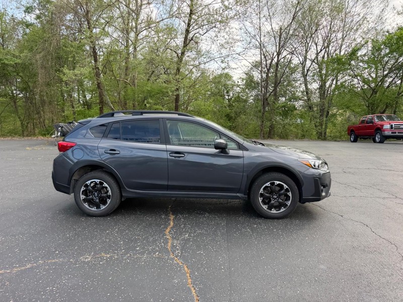 Subaru Crosstrek Vehicle Image 02