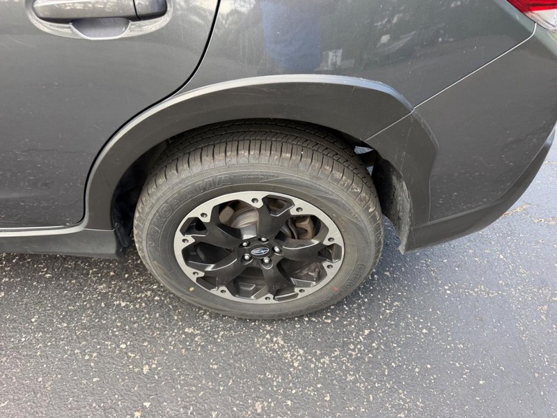 Subaru Crosstrek Vehicle Image 06