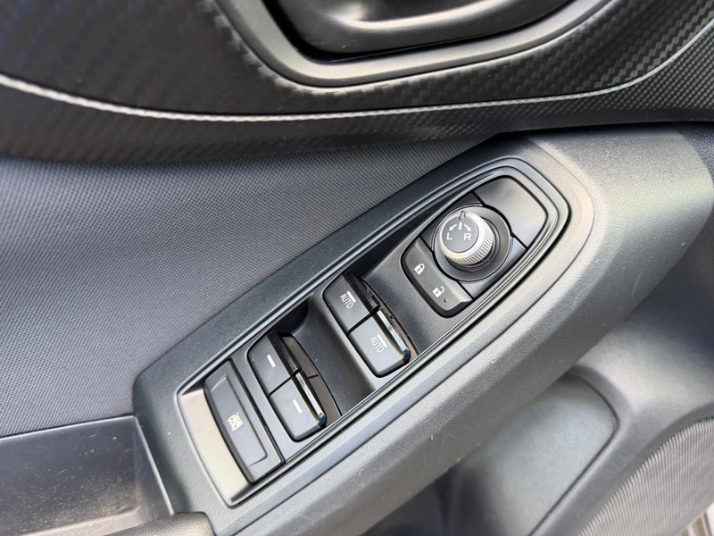 Subaru Crosstrek Vehicle Image 17