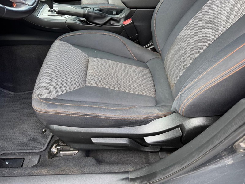 Subaru Crosstrek Vehicle Image 18