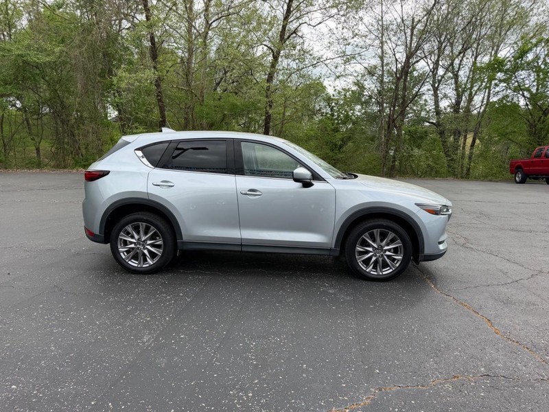 Mazda CX-5 Vehicle Image 02