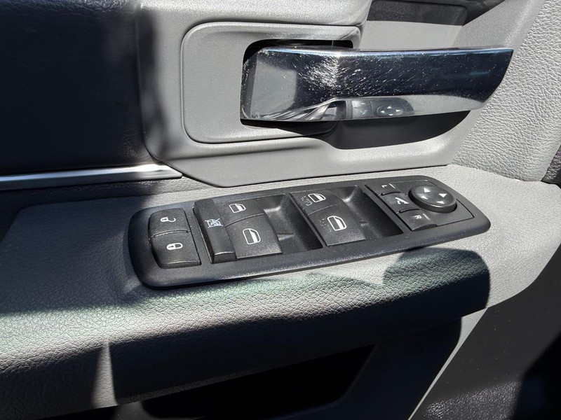 Ram 1500 Vehicle Image 16