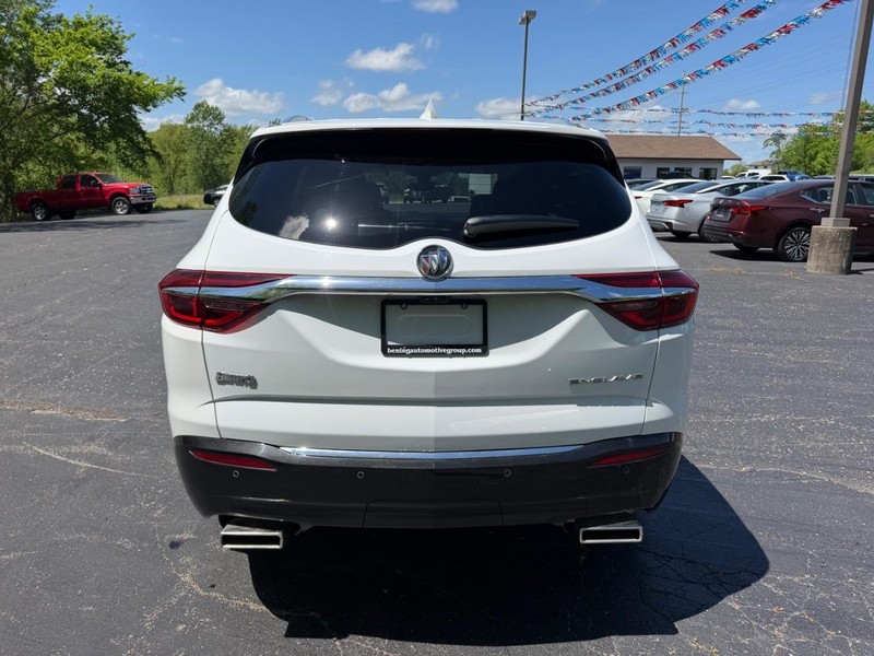 Buick Enclave Vehicle Full-screen Gallery Image 04
