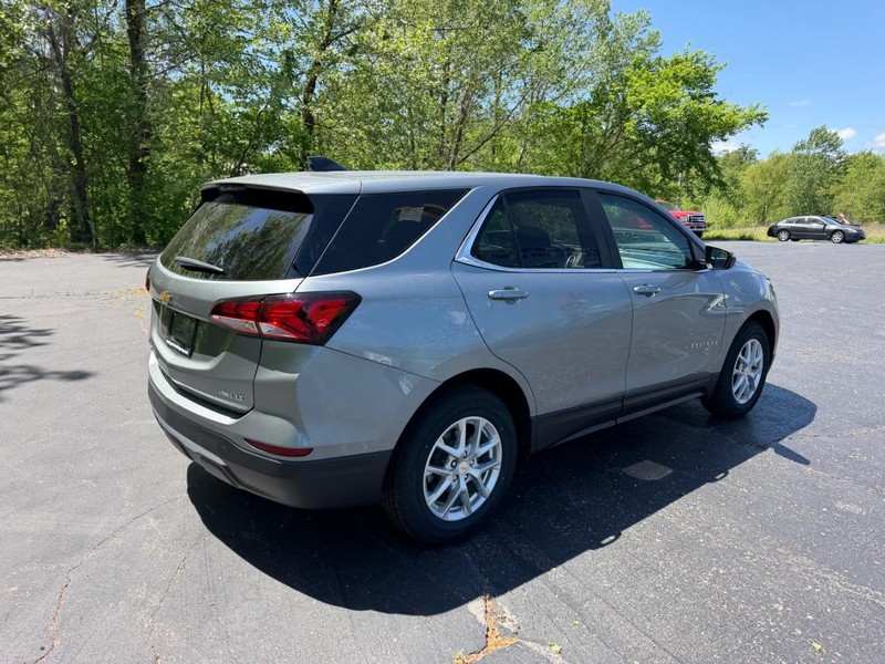 Chevrolet Equinox Vehicle Full-screen Gallery Image 03