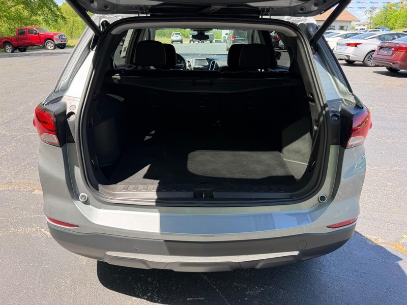 Chevrolet Equinox Vehicle Full-screen Gallery Image 05