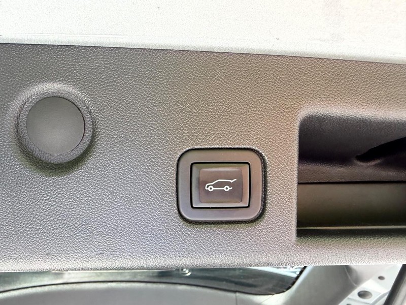 Chevrolet Equinox Vehicle Full-screen Gallery Image 06