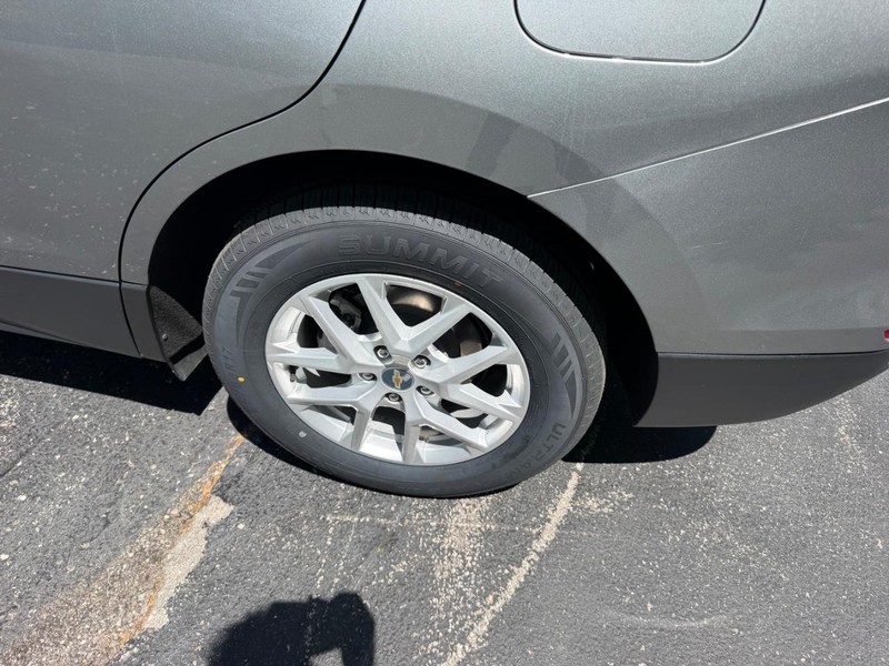 Chevrolet Equinox Vehicle Full-screen Gallery Image 07