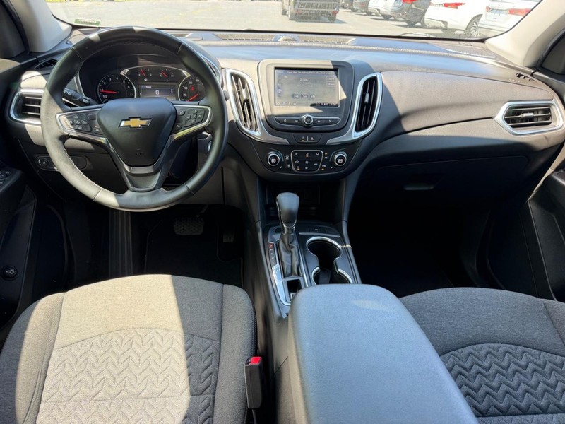 Chevrolet Equinox Vehicle Full-screen Gallery Image 09