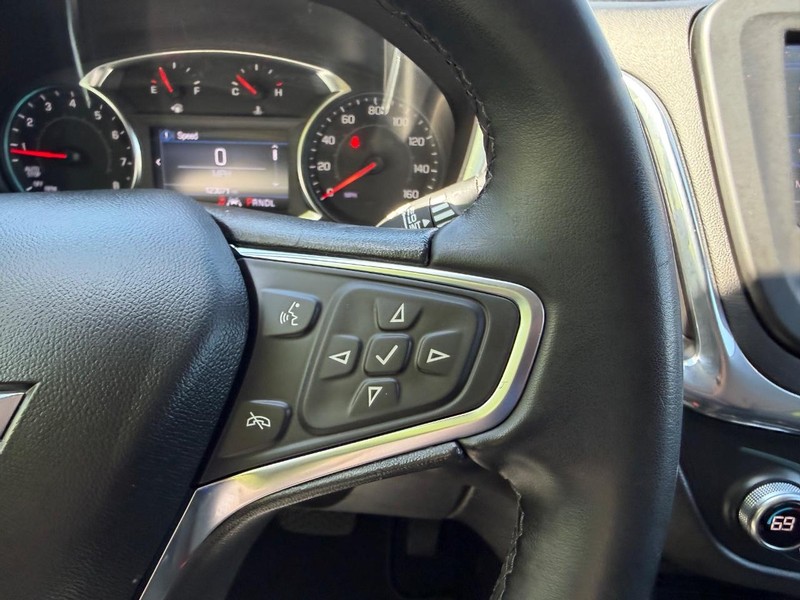 Chevrolet Equinox Vehicle Full-screen Gallery Image 12