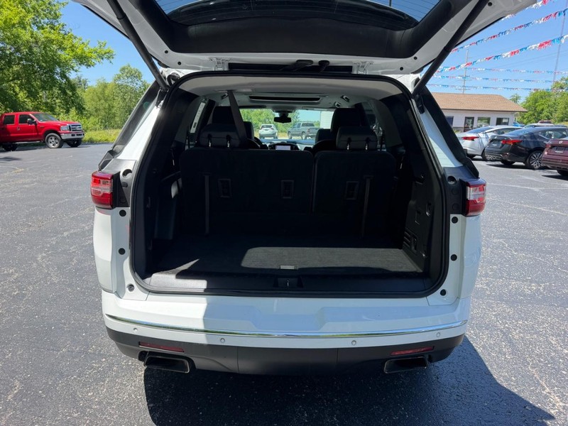 Chevrolet Traverse Vehicle Image 05