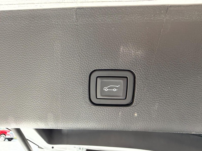 Chevrolet Traverse Vehicle Image 06