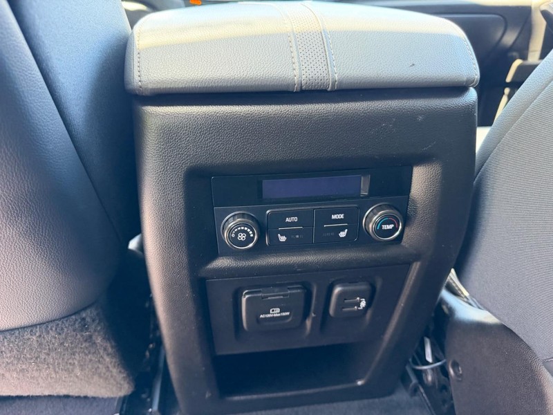 Chevrolet Traverse Vehicle Image 11