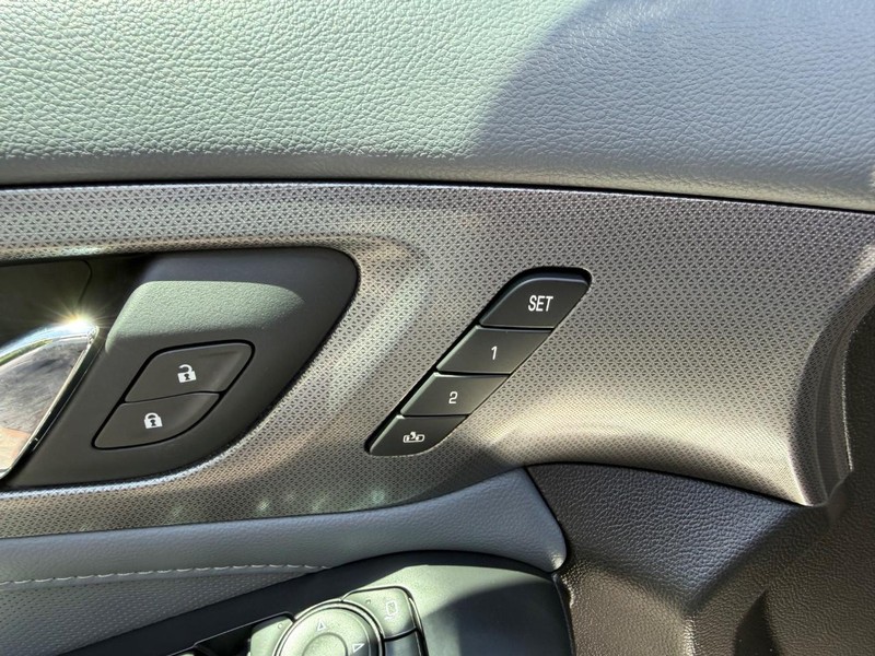 Chevrolet Traverse Vehicle Image 21
