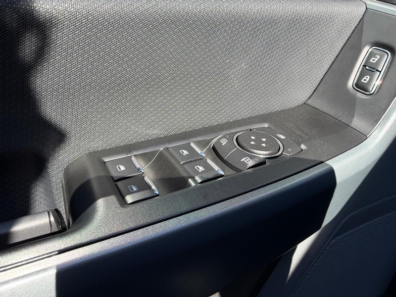 Ford F-150 Vehicle Image 16
