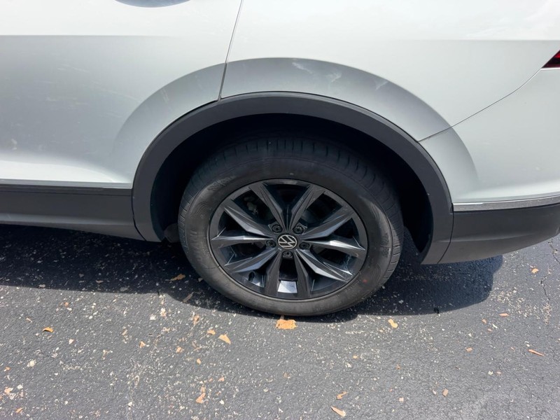Volkswagen Tiguan Vehicle Image 07
