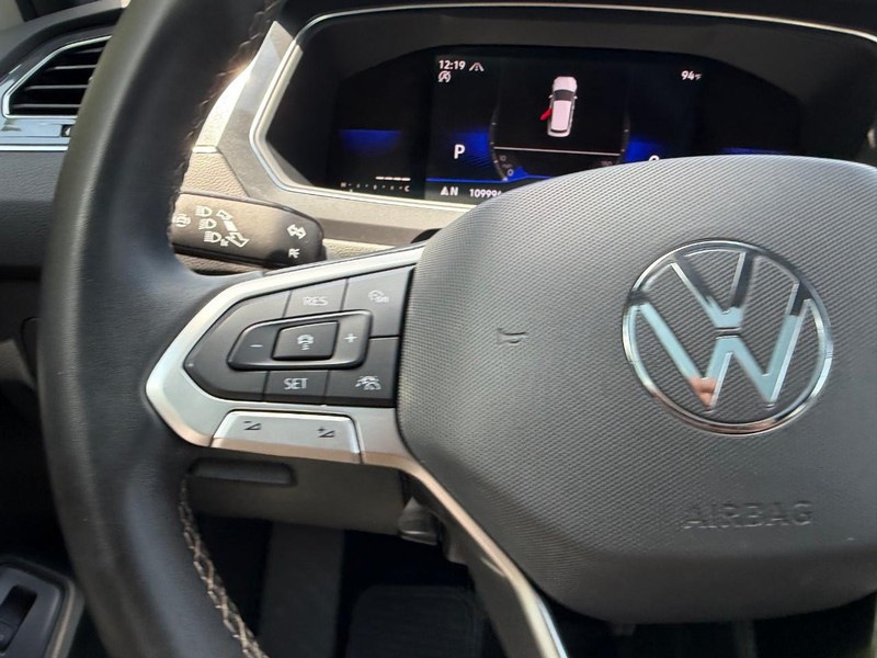 Volkswagen Tiguan Vehicle Image 12
