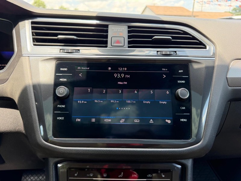 Volkswagen Tiguan Vehicle Image 14