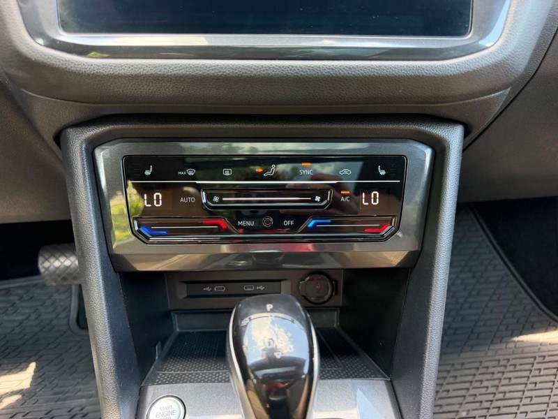 Volkswagen Tiguan Vehicle Image 15
