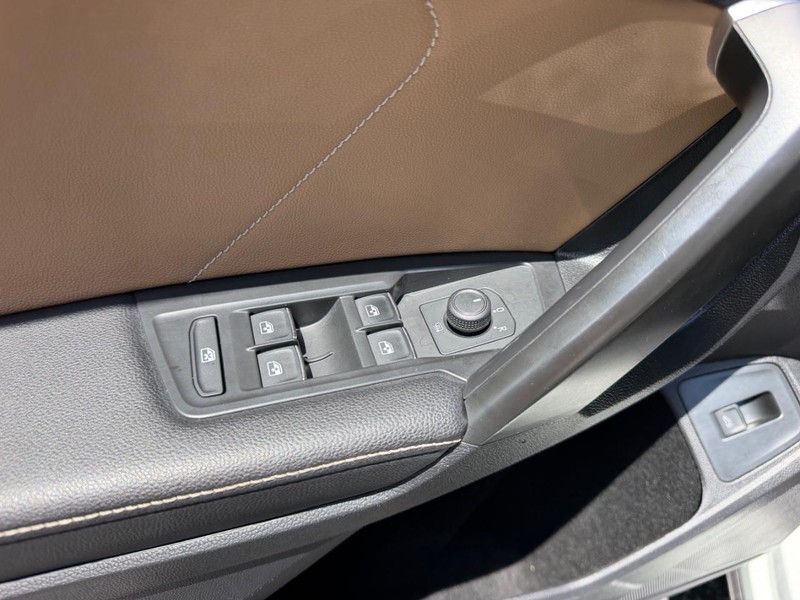Volkswagen Tiguan Vehicle Image 18