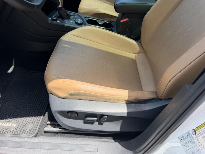 Volkswagen Tiguan Vehicle Image 19