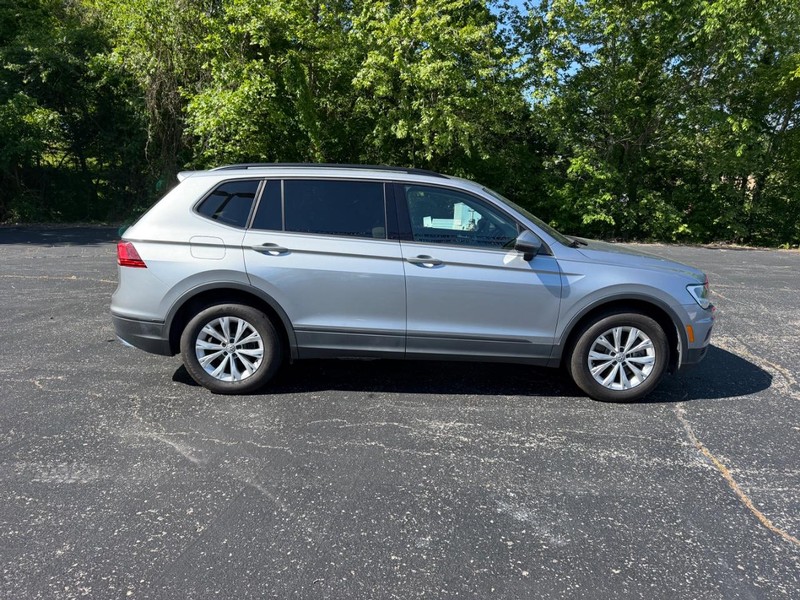 Volkswagen Tiguan Vehicle Image 02