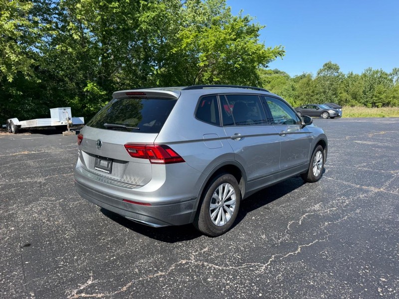 Volkswagen Tiguan Vehicle Image 03