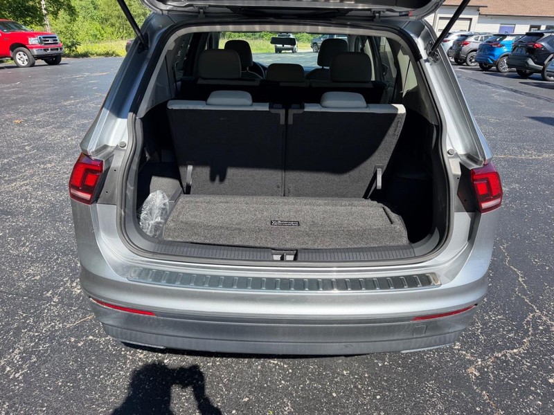 Volkswagen Tiguan Vehicle Image 05