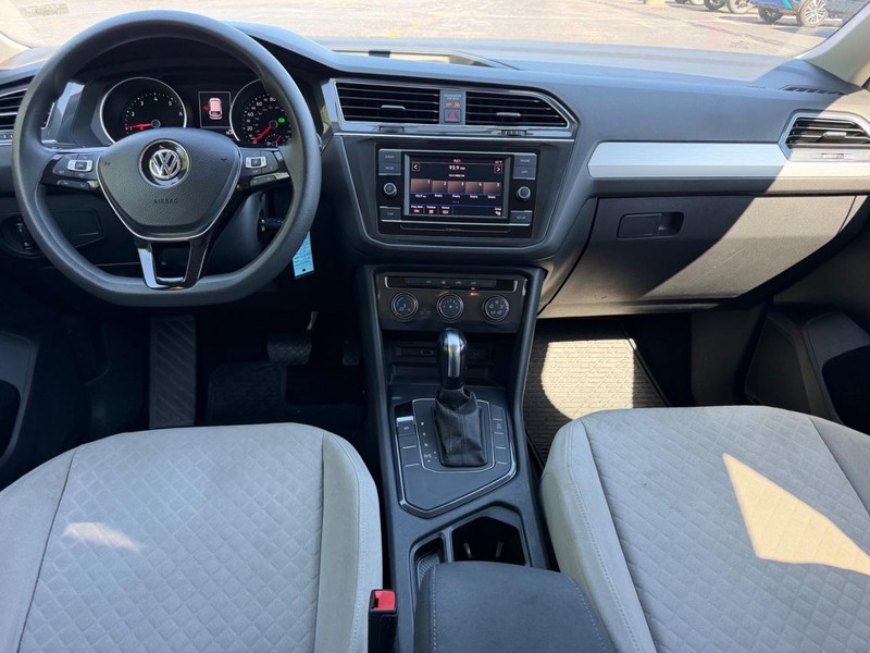 Volkswagen Tiguan Vehicle Image 09