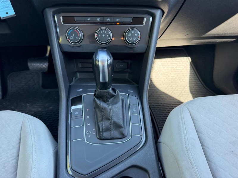 Volkswagen Tiguan Vehicle Image 15