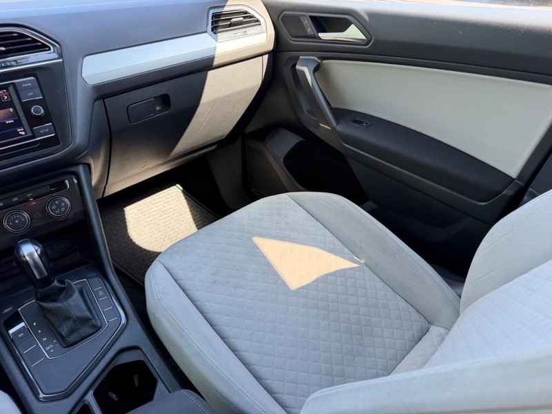 Volkswagen Tiguan Vehicle Image 16