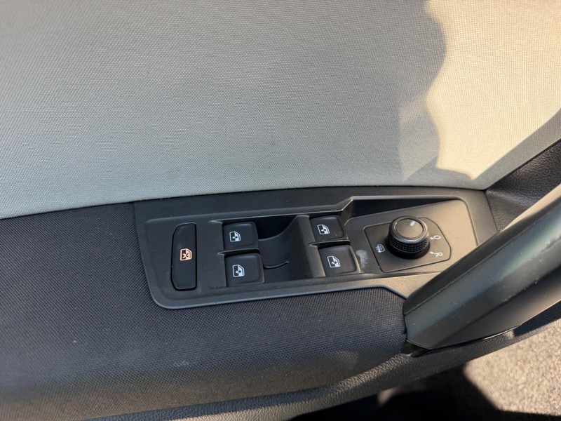 Volkswagen Tiguan Vehicle Image 17