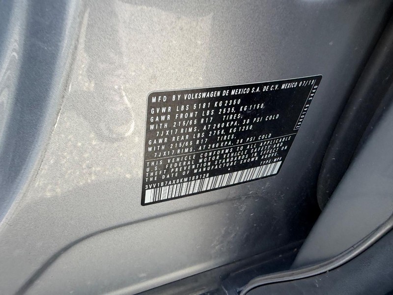Volkswagen Tiguan Vehicle Image 21