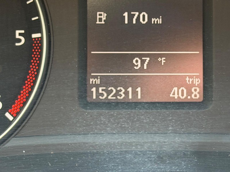 Volkswagen Passat Vehicle Image 19