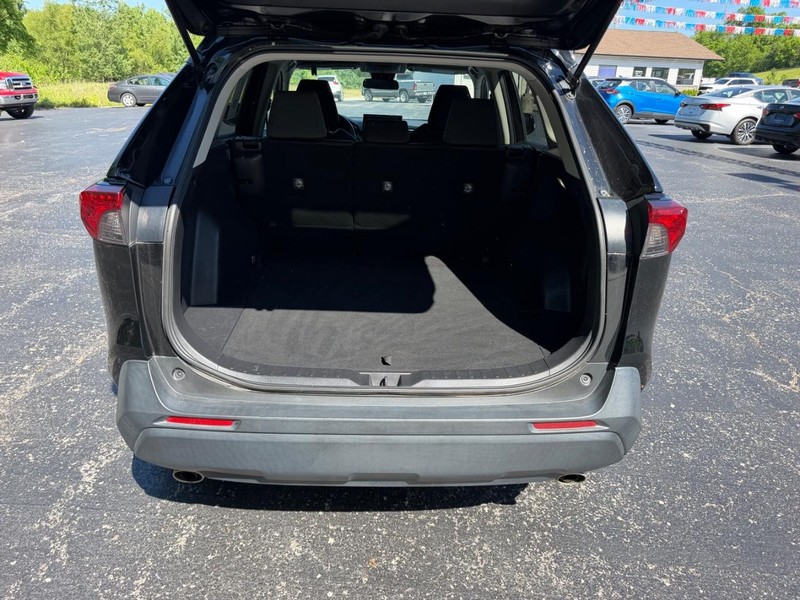 Toyota RAV4 Vehicle Image 05