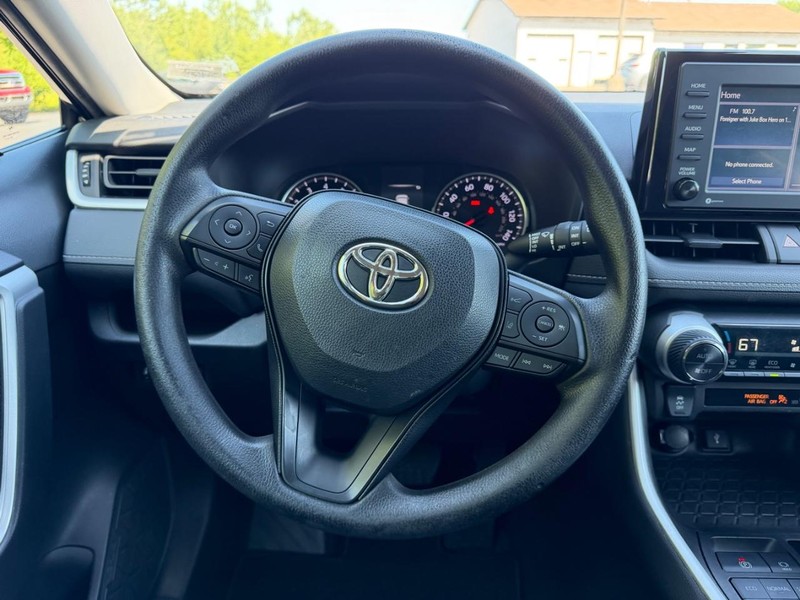 Toyota RAV4 Vehicle Image 09