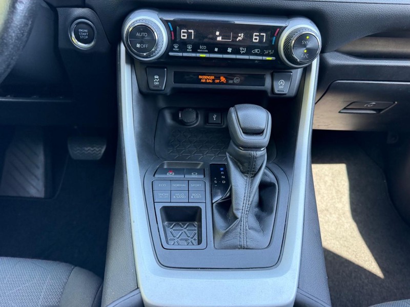 Toyota RAV4 Vehicle Image 14