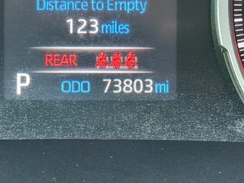 Toyota RAV4 Vehicle Image 18