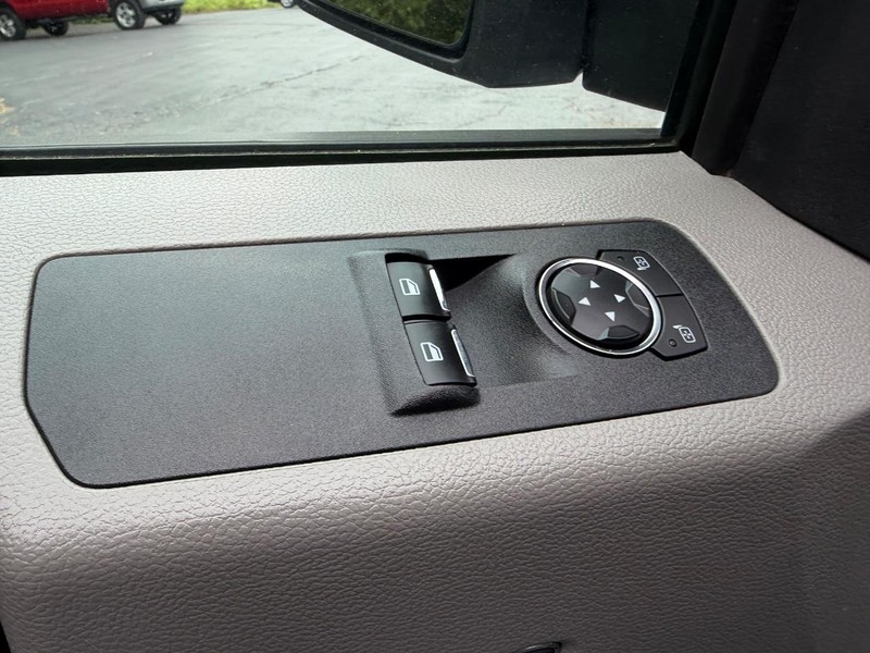 Ford F-150 Vehicle Image 14