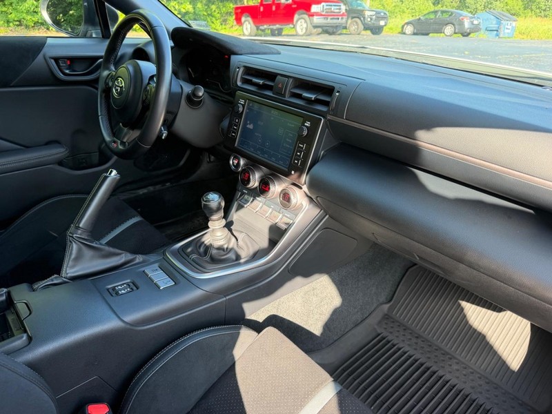 Toyota GR86 Vehicle Image 08