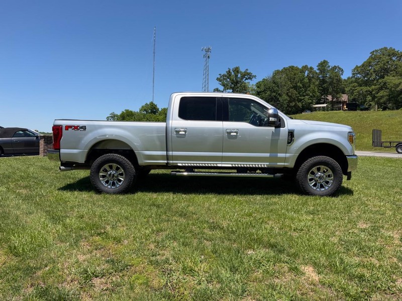 Ford Super Duty F-250 SRW Vehicle Image 02