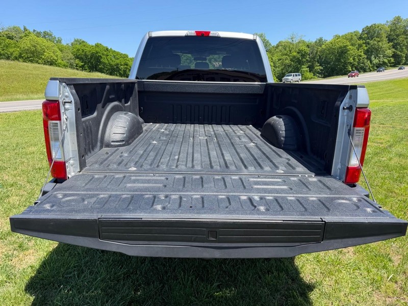 Ford Super Duty F-250 SRW Vehicle Image 05