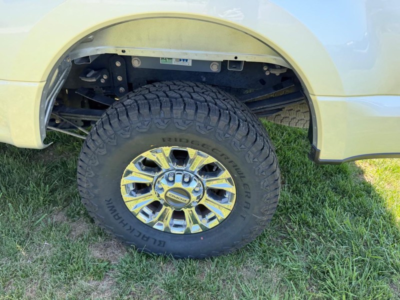 Ford Super Duty F-250 SRW Vehicle Image 06