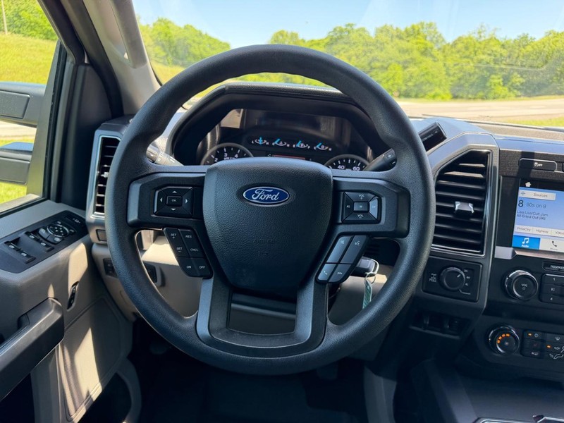 Ford Super Duty F-250 SRW Vehicle Image 09