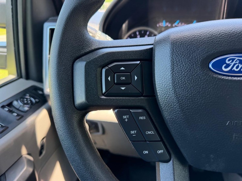 Ford Super Duty F-250 SRW Vehicle Image 10