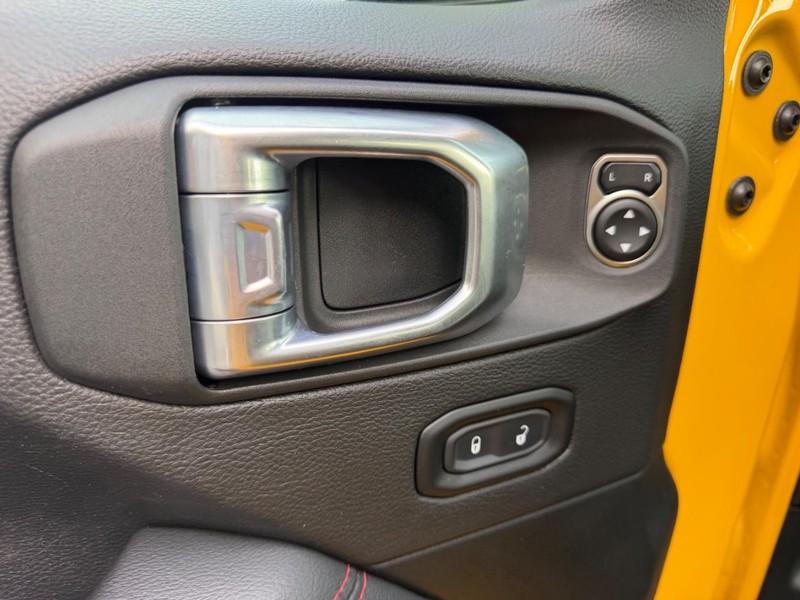 Jeep Wrangler Vehicle Image 16