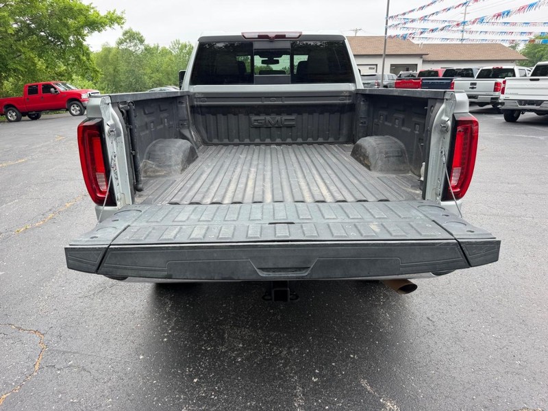 GMC Sierra 2500HD Vehicle Image 05