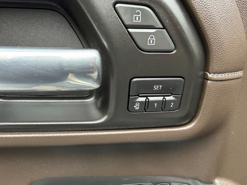GMC Sierra 2500HD Vehicle Image 16