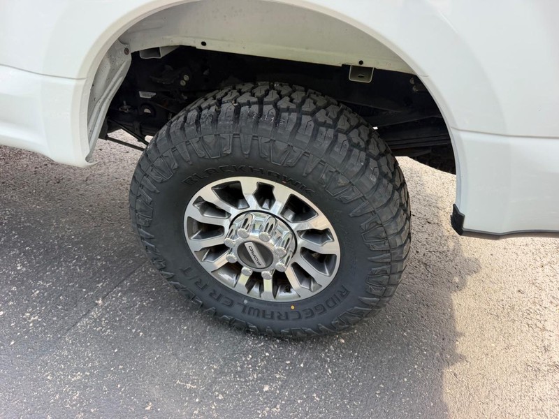 Ford Super Duty F-250 SRW Vehicle Image 06
